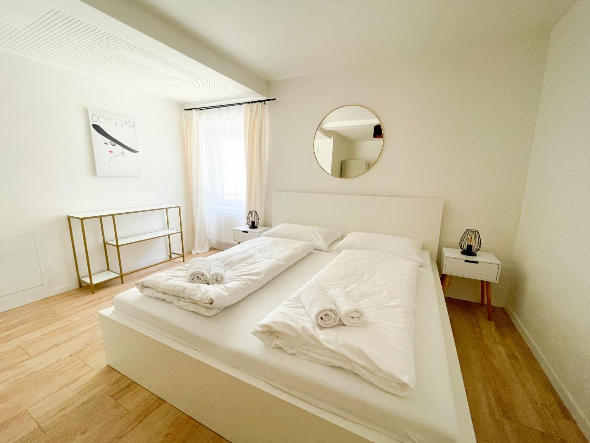 Contactless Self-Check-In - Stayhere Central City Suite 1 Graz Buitenkant foto